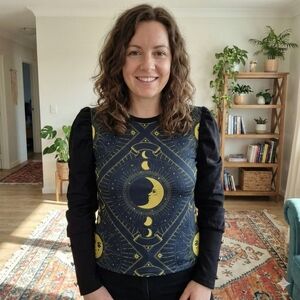 IZURIA Women's Gothic Mystical Celestial Sun & Moon Puff Sleeve Top Size Medium